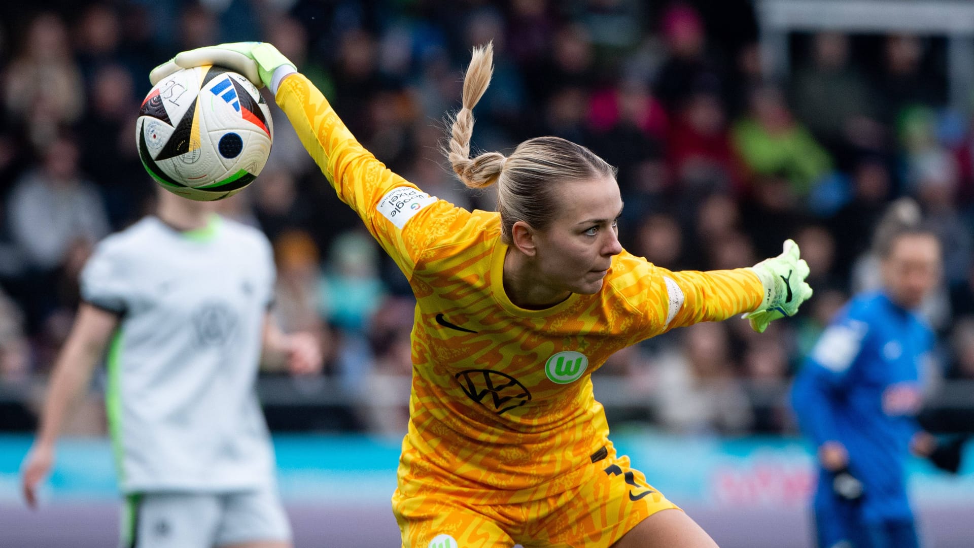 Merle Frohms: By 2024 she was a goalkeeper with the German national team.