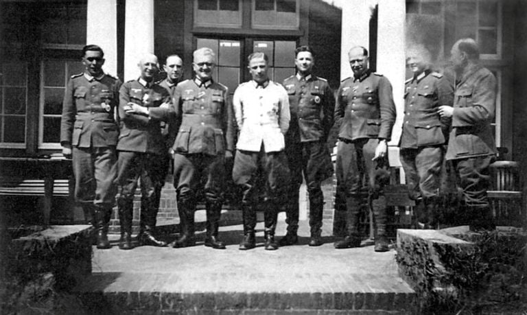 Commander Ernst Schermuly of the Tataren unit in Land van H and A photo taken on Voorne Putten (photo: collection Johan van Doorn)