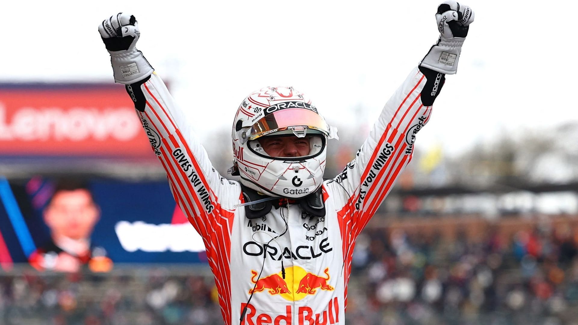 First win of the season: Max Verstappen celebrates his triumph in Suzuka.