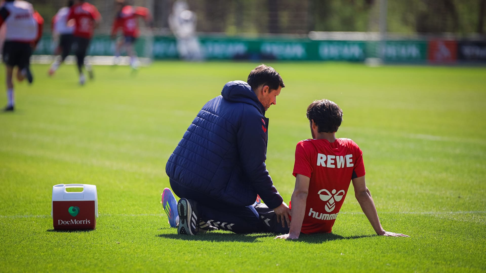 Max Finkgräfe was treated in the team training of 1st FC Köln on Tuesday and is now out due to a muscle injury.