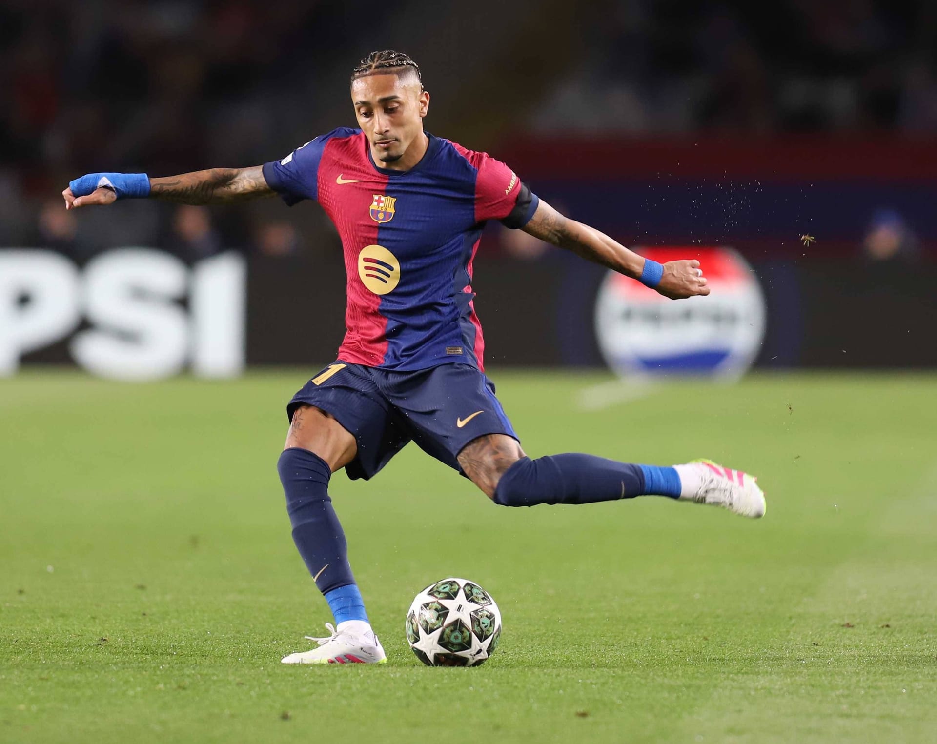 Raphinha: He also scored worth seeing.