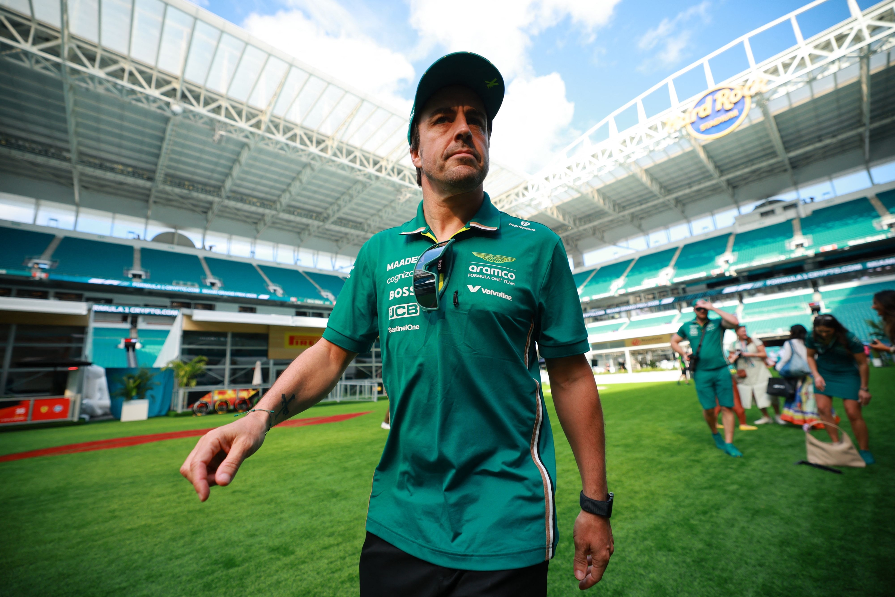 Miami, Florida - May 01: Fernando Alonso of Spain and Aston Martin F1 Team Looks On in the Paddock During Preview Ahead of the F1 Grand Prix of Miami At Miami International Autodrome On May 01, 2025 in Miami, Florida. Hector Vivas / Getty Images / AFP (Photo by Hector Vivas / Getty Images North America / Getty Images Via AFP)