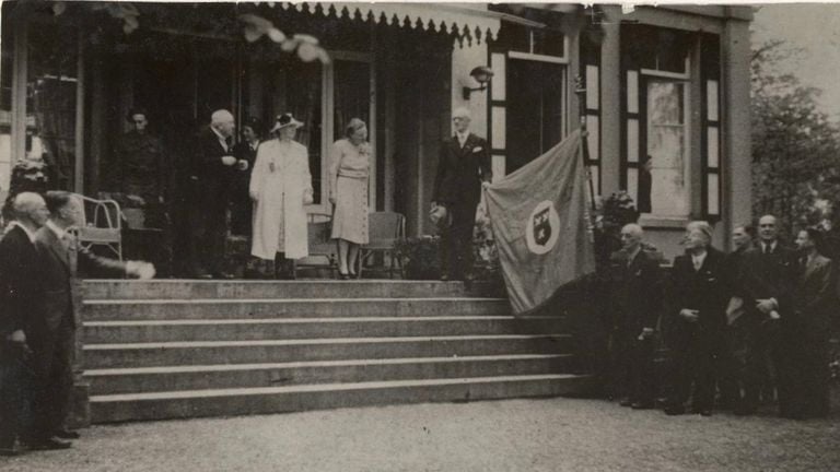 The stairs of Anneville with the Queen (photo: Heritageweg Breda)