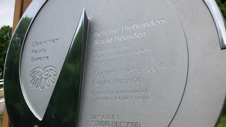 Temporary plaquette that was revealed (photo: Willem-Jan Joachems)
