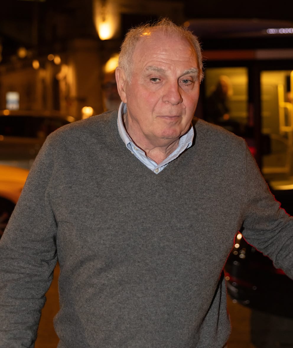 Klub-Patron Uli Hoeneß vor dem „Jacob“