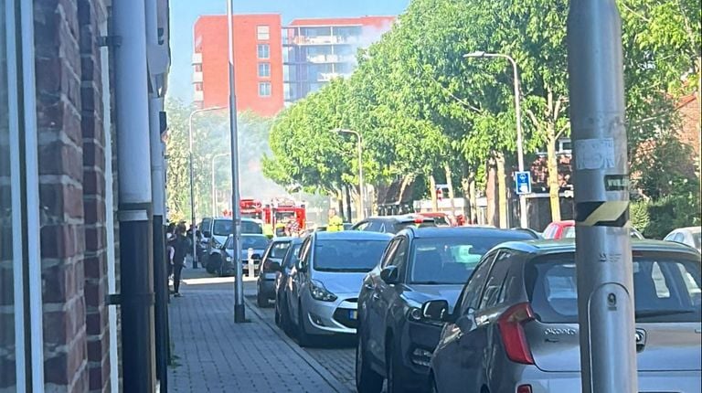 The fire brigade advises people to stay out of the smoke.