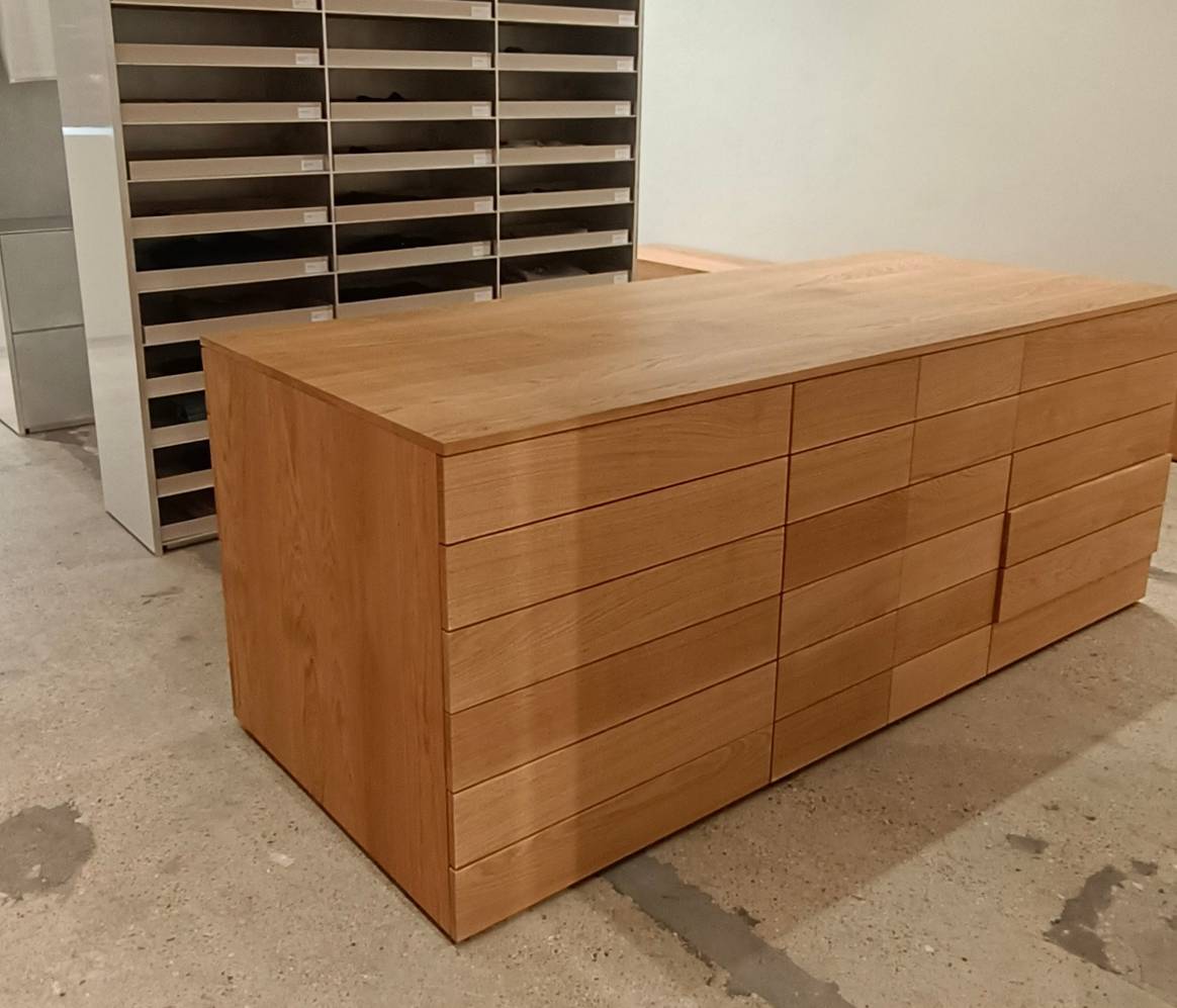 A central sideboard invites you to discuss.