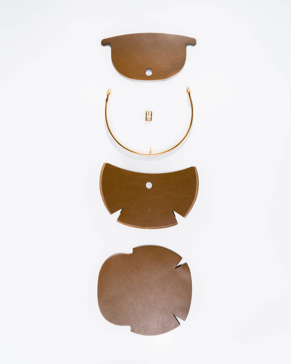 The different components of the bag.