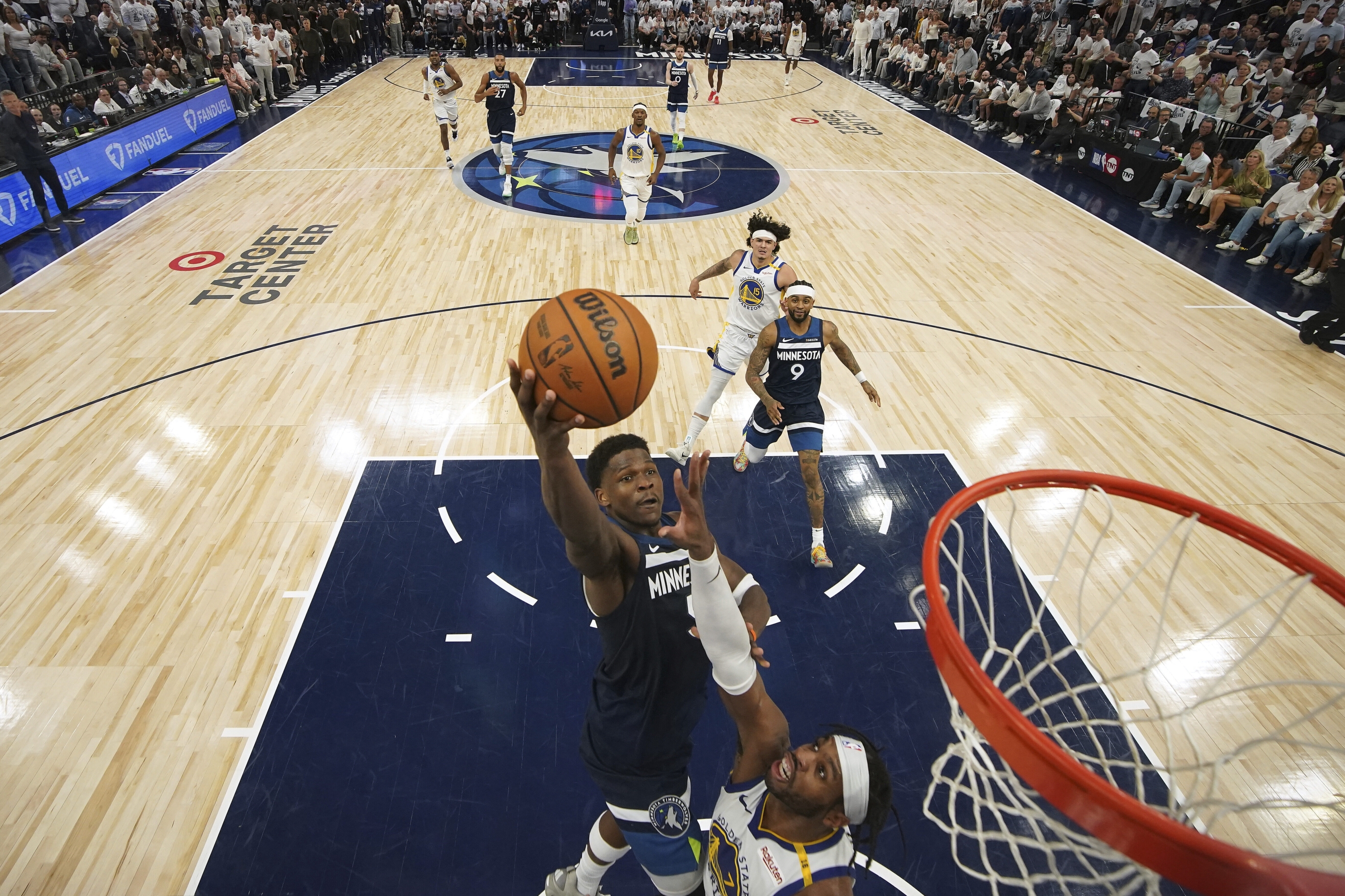 Minnesota Timberwolves Guard Anthony Edwards (5) Goes up for a shot as golden state Warriors Guard Buddy Hield (7) Defens During the First Half of Game 5 of an NBA Basketball Second-Round Playoff Series, Wednesday, May 14, 2025, in Minneapolis. (AP Photo / Abbie Parr) Associated Press / LaPresse Only Italy and Spain