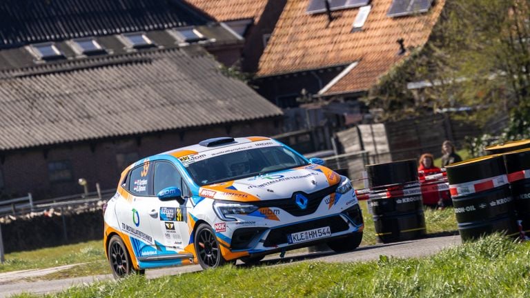Wout Kurstjes and Max Dijkmans. (Photo: Steven van Veenendaal, Motul Clio Rally Trophy)