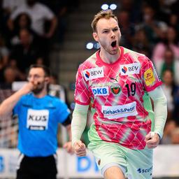 Mathias Gidsel von den Füchsen cheered in the game against Göppingen (Imago Images/Wolf-Sportfoto)