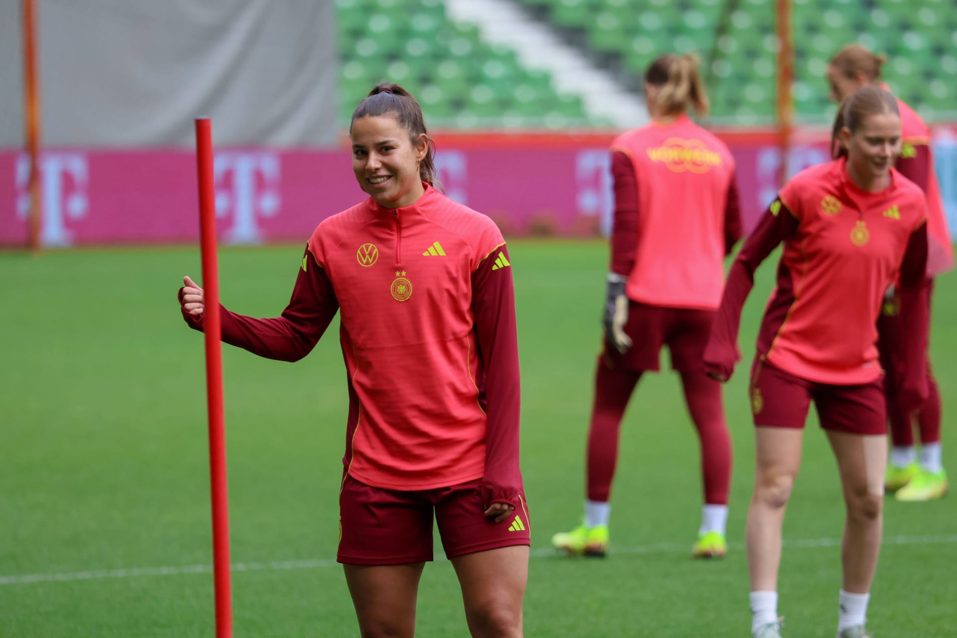 Lena Oberdorf tore the cruciate ligament ten months ago.