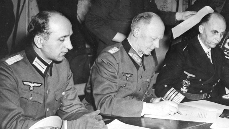 Night surrender in Reims with General Jodl (photo: Wikipedia).