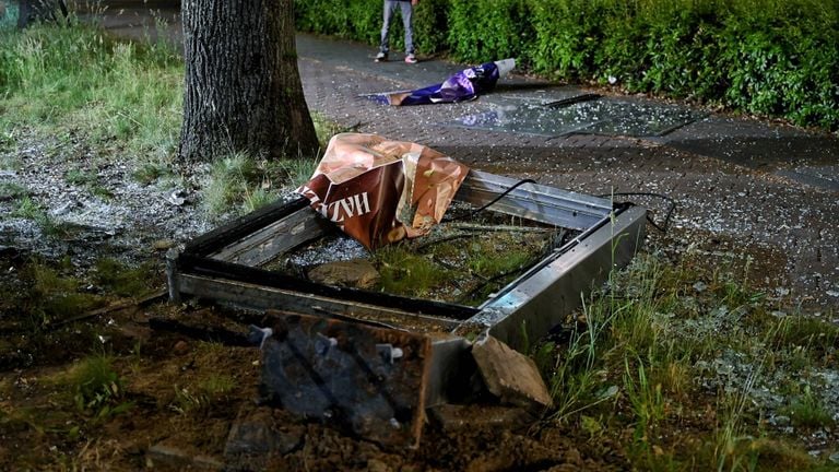 The area is littered with debris (photo: Toby de Kort / press agency Heitink).