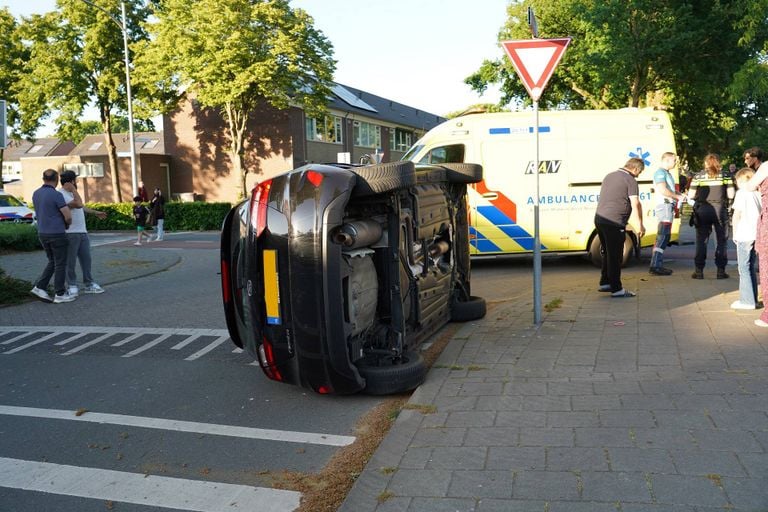 The road was blocked by the accident (photo: Jeroen Stuve/Persbureau Heitink).