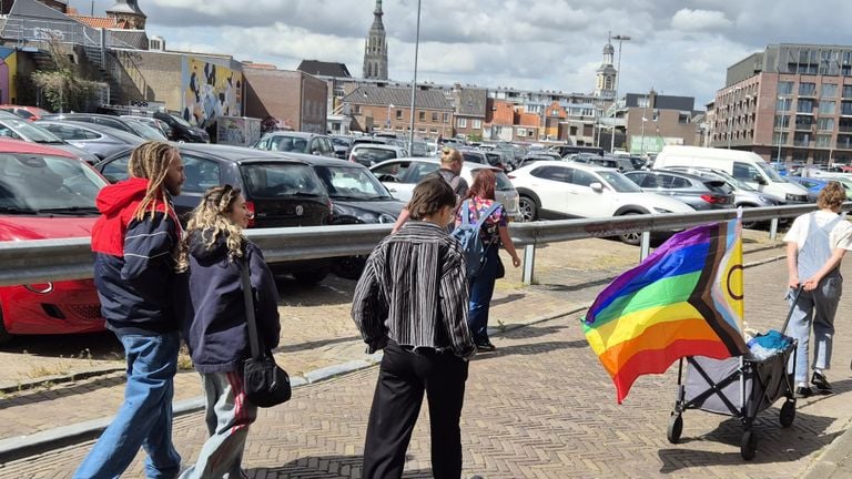 The queer walk of COC Tilburg-Breda passes through the center of Breda (photo: Niek de Bruijn)