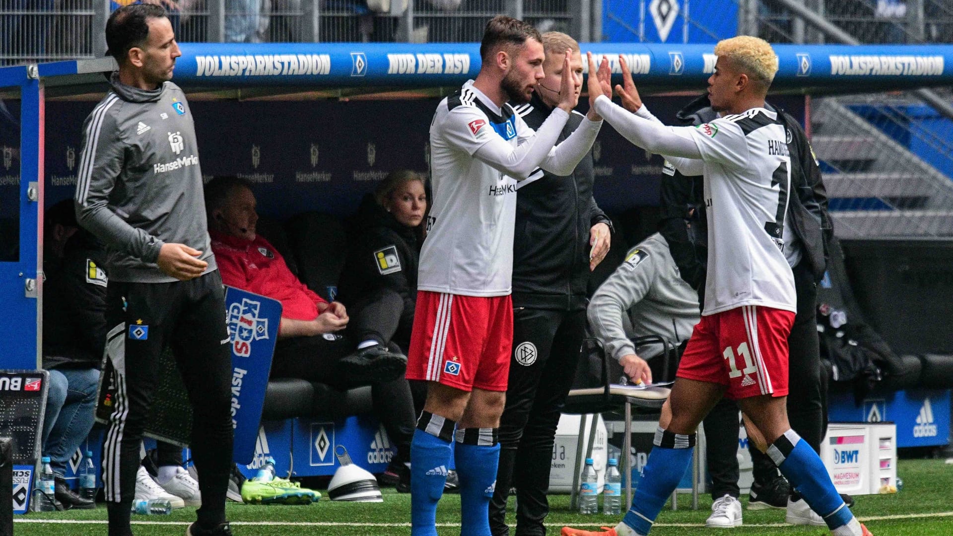 Valon Zumberi (left) is substituted for Ransford-Yeboah Königsdörffer (archive picture): The 22 years of Ale defender does not get a new contract with HSV.