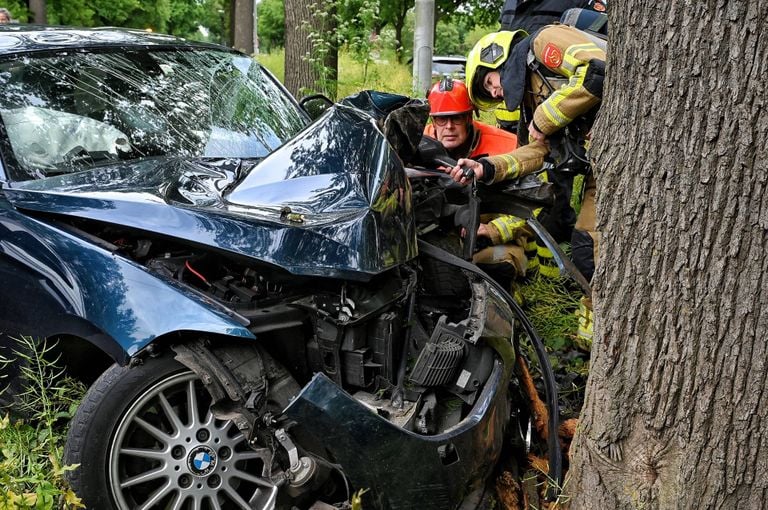 The driver was taken to the hospital (photo: Heitink news agency).