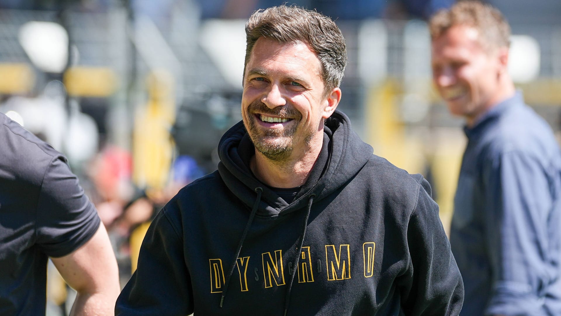 Dresden coach Stamm: cheers about the climb.