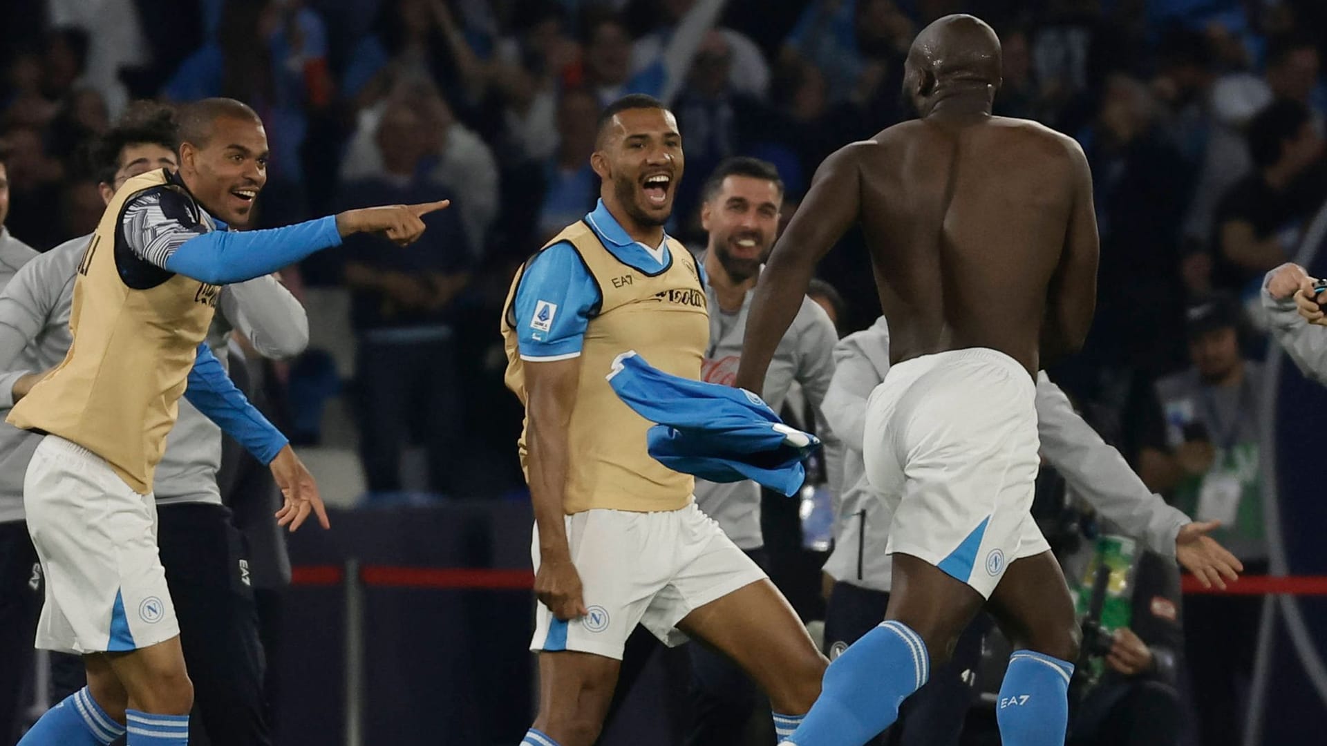 Made everything clear: Naples Lukaku (right) celebrates with his teammates.
