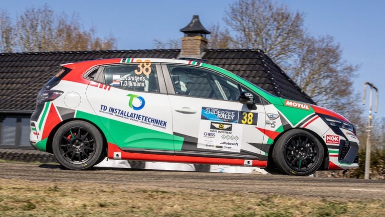 The Renault Clio by Leo Kurstjens and Theo Dijkmans (photo: Steven van Veenendaal, Motul Clio Rally Trophy).