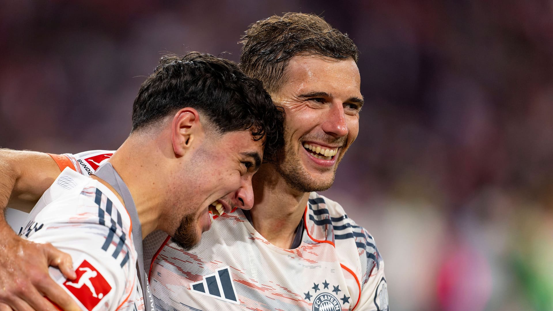 Aleksandar Pavlović (left) and Leon Goretzka: The Munich celebrates their championship.