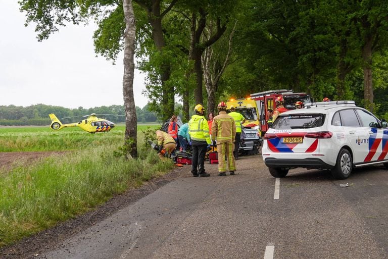 The trauma helicopter also came to the position (photo: Harrie Grikesels/ press agency Heitink.)