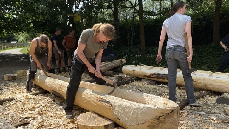 Last year the canoe was made by volunteers from the village (photo: Studio040).