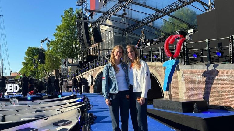 Noortje and Bregje after the last rehearsal before they performed for the king (private photo).