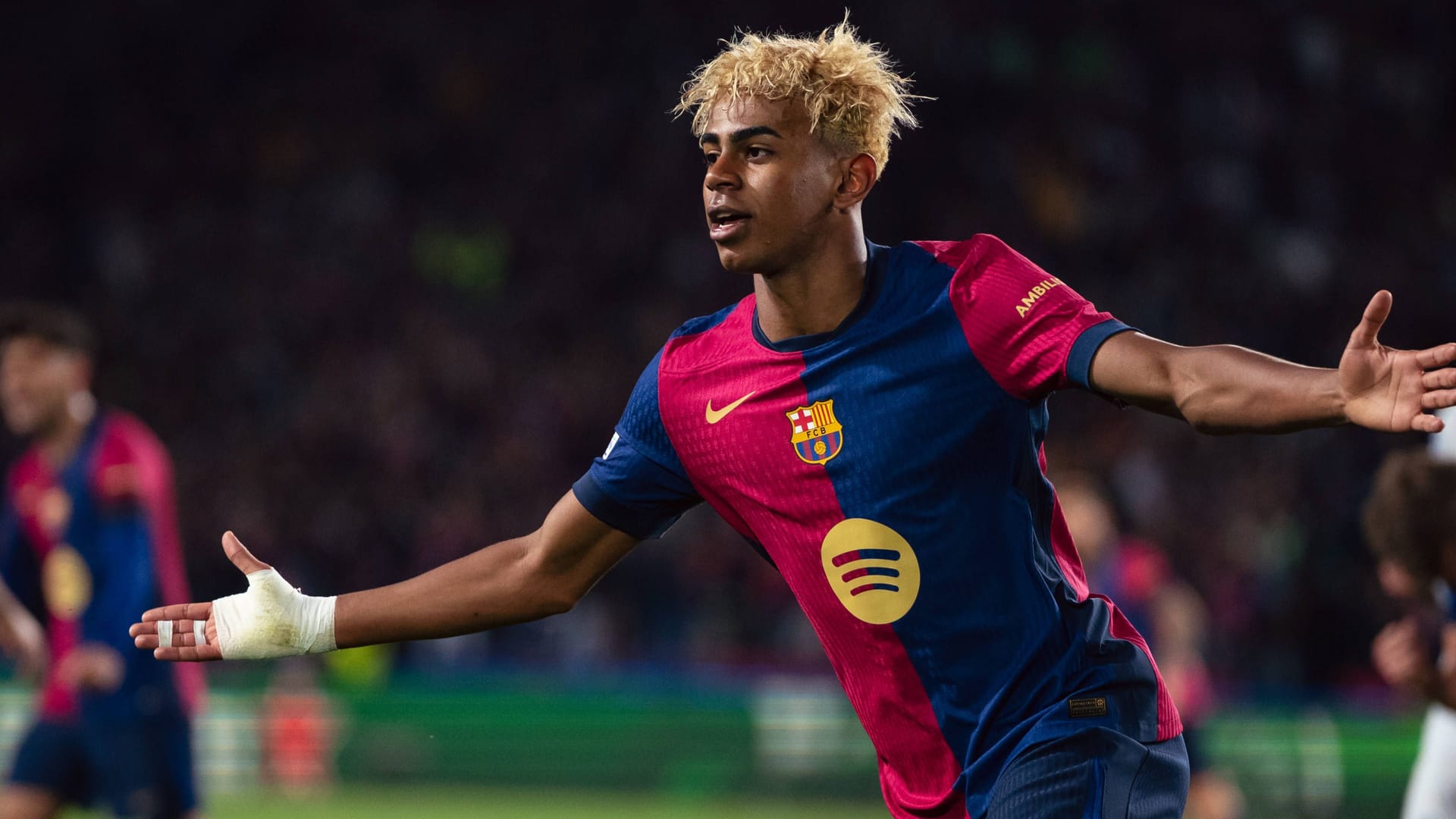 Lamine Yamal cheers: The young star plays big.