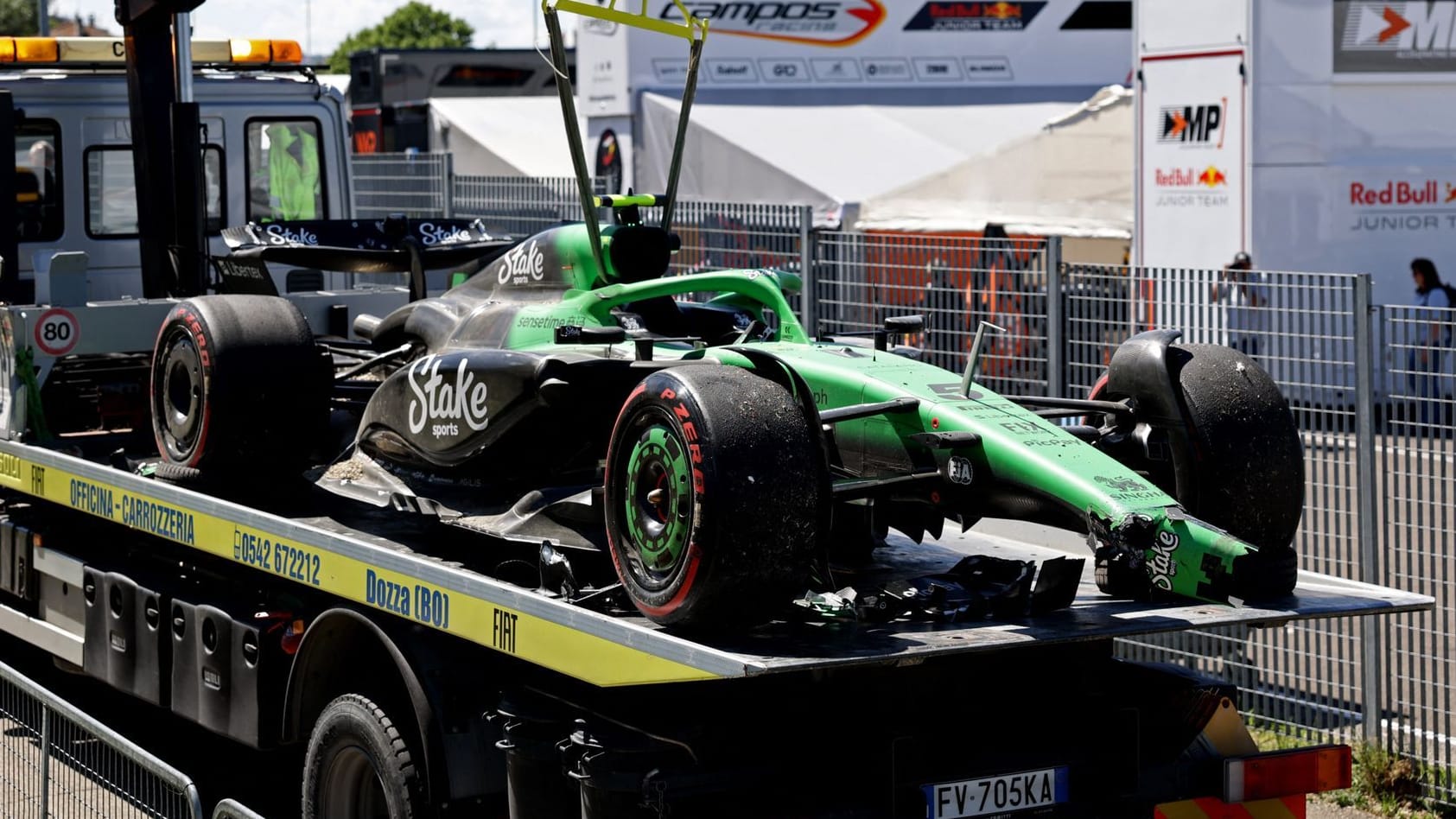 Ramponized clean: Shortly before the end of the free training in Imola, the accident occurred. Ramponized clean: Shortly before the end of the free training in Imola, the accident occurred.