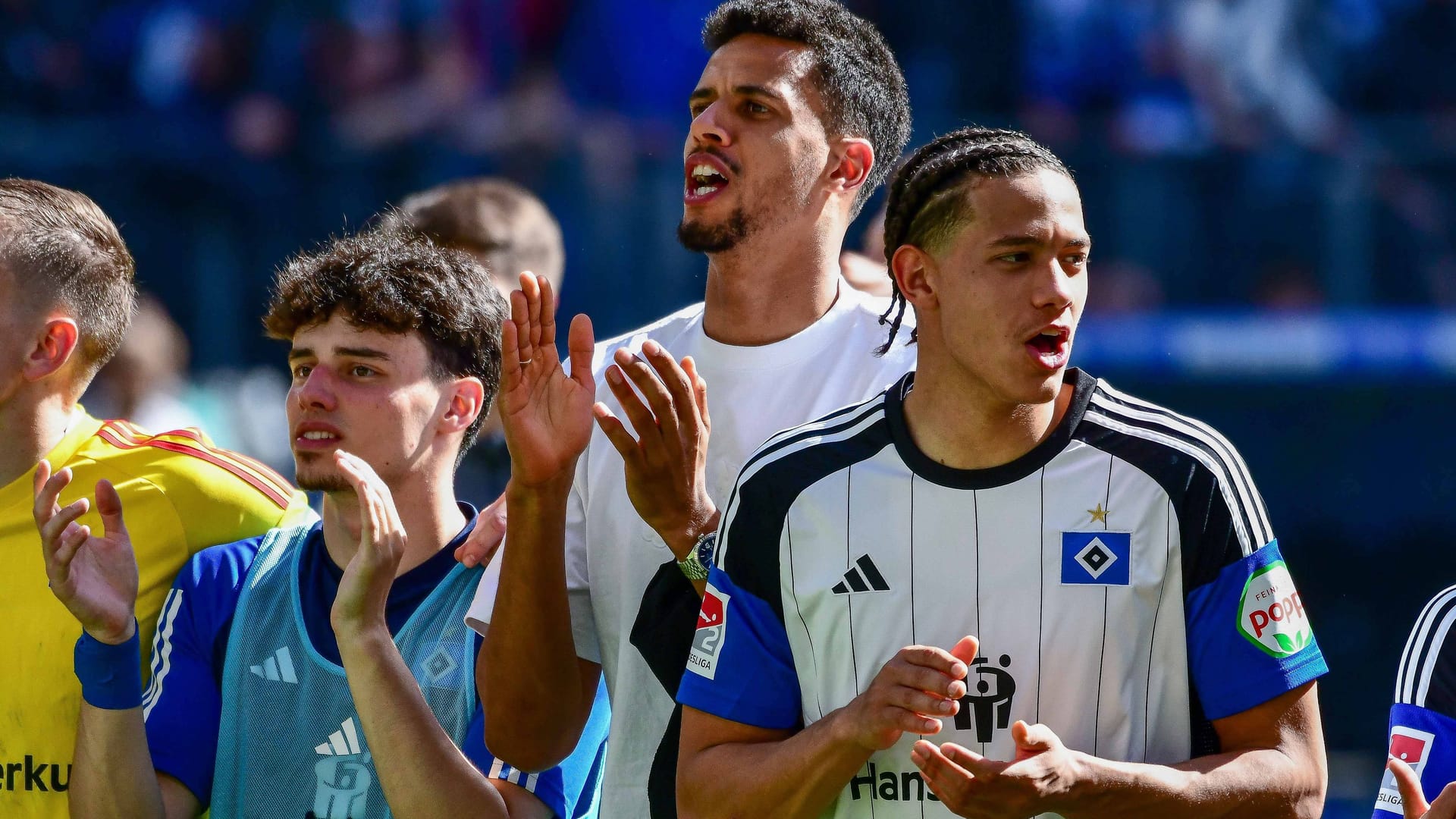 András Nemeth (right) with Robert Glatzel and Nicolas Oliveira: The HSV striker is considering a farewell from Hamburg in the summer.