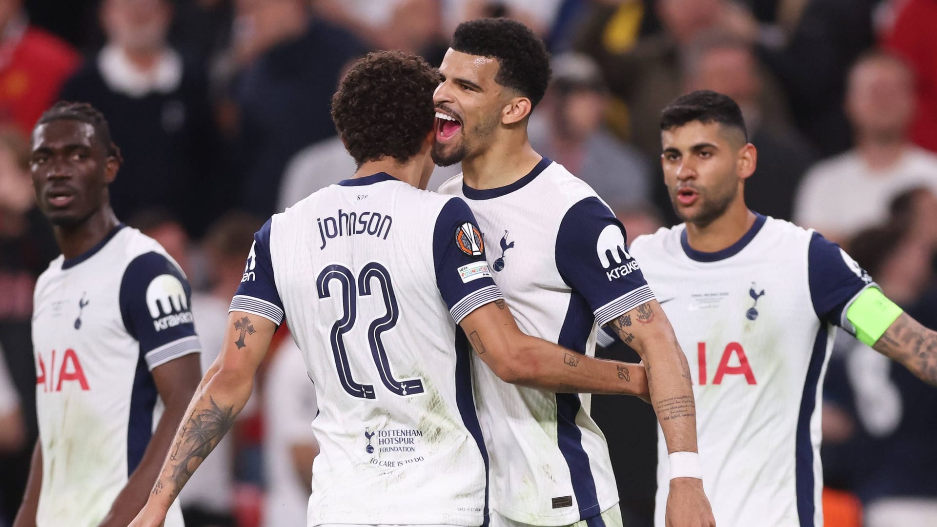 Brennan Johnson (with the number 22): He forced the decisive goal.