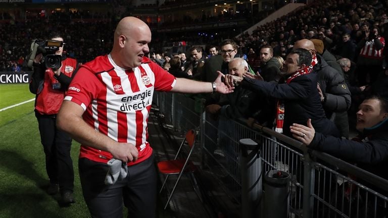 Michael van Gerwen at his club (photo: VI Images). 