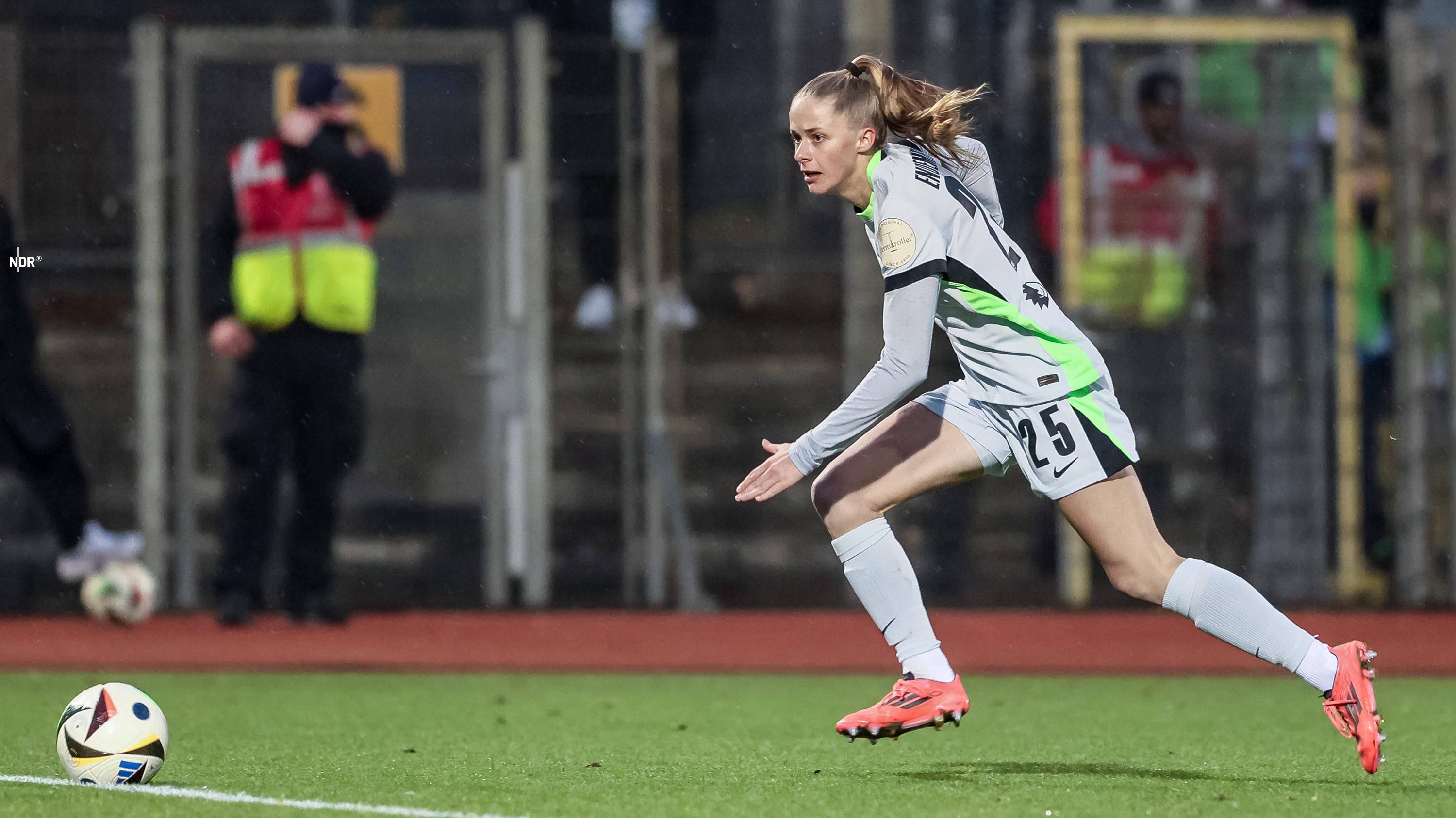 Wolfsburg's Vivien Endemann in action
