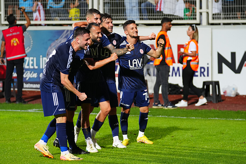 vanspor-batman-petrolspor-maci-canli-izle-arti-deger-vanspor-fk-batman-petrolspor-maci-ne-zaman-saat-kacta-ve-1748766941523.png
