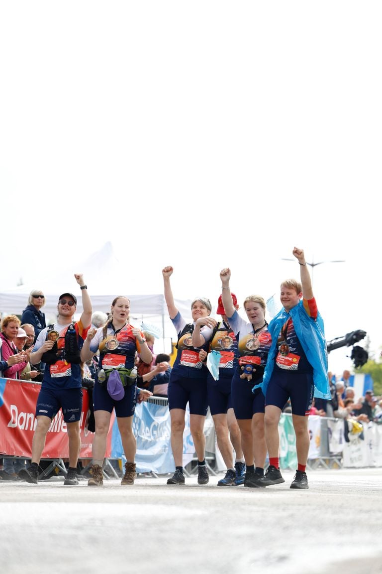 Challas! That battle cry called the team on top of the mountain last year (photo: Alpe d'Huzes).