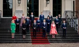 The brand new cabinet sheaf during the traditional photo on the landing of Huis ten Bosch Palace. Photo Bart Maat