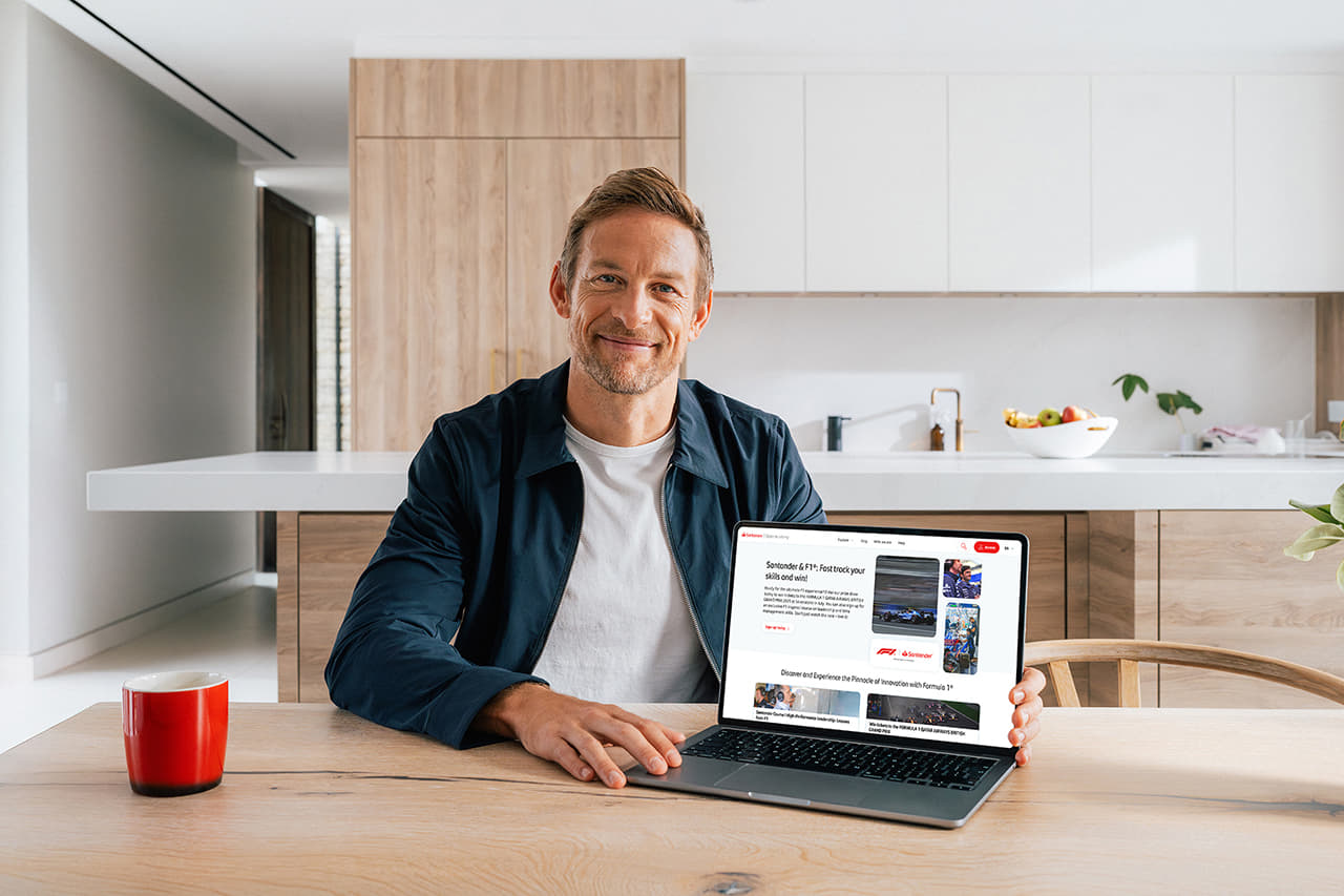 British Expiler Jenson Button, Banco Santander Ambassador