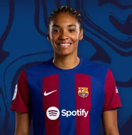 Salma Paralluelo, Delantero