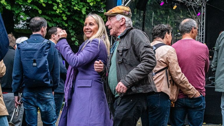 And there is enough dancing (photo: Robert Arts).