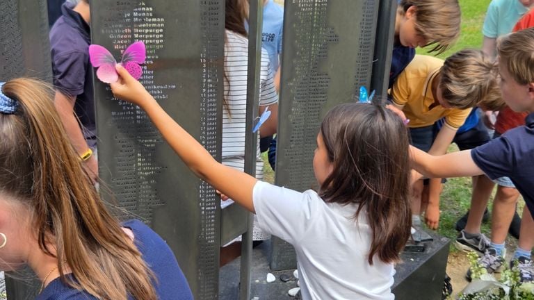Commemoration of Children's beach ports Kamp Vught (photo: Noël van Hooft).