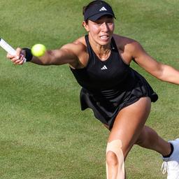 Tennis, round of 16, Jessica Pegula (United States) returns a ball. (Source: dpa/Andreas Gora)