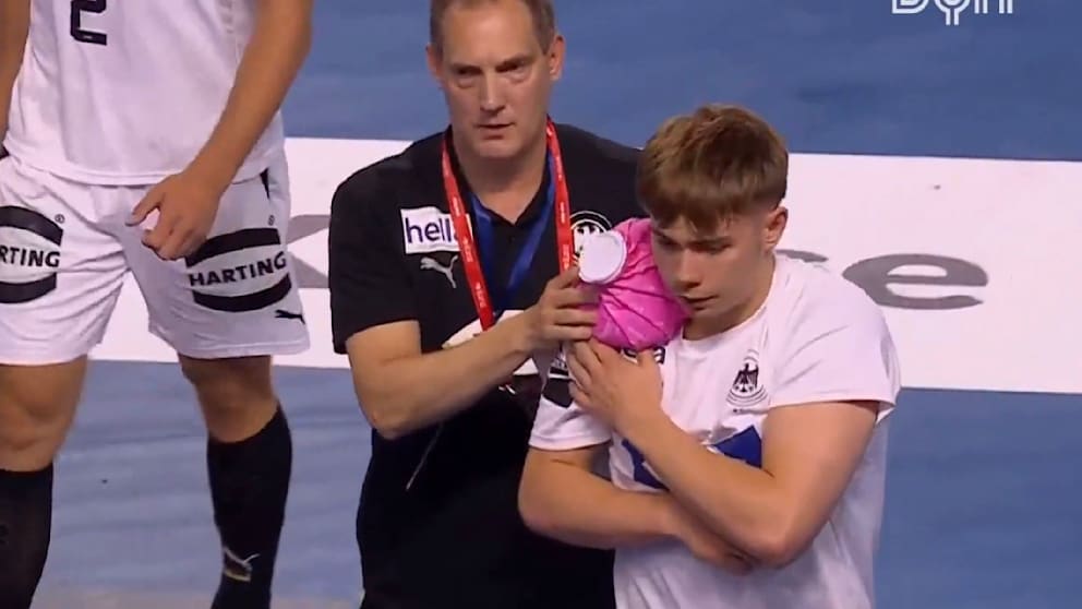Max Günther (20/VfL Potsdam) muss schon nach wenigen Minuten verletzt raus