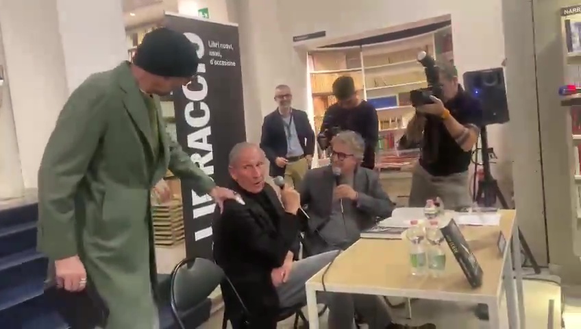 The surprise of Sinisa Mihajlovic, on 1 December, during the presentation of the biography of Zdenek Zeman, 