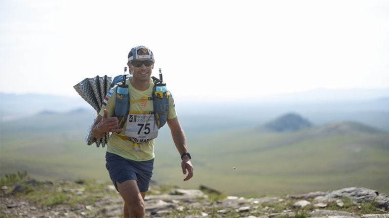 Roger Ruijters was the only Dutch participant in the Gobi March (photo: Racingtheplanet/Gabriel Heusi).