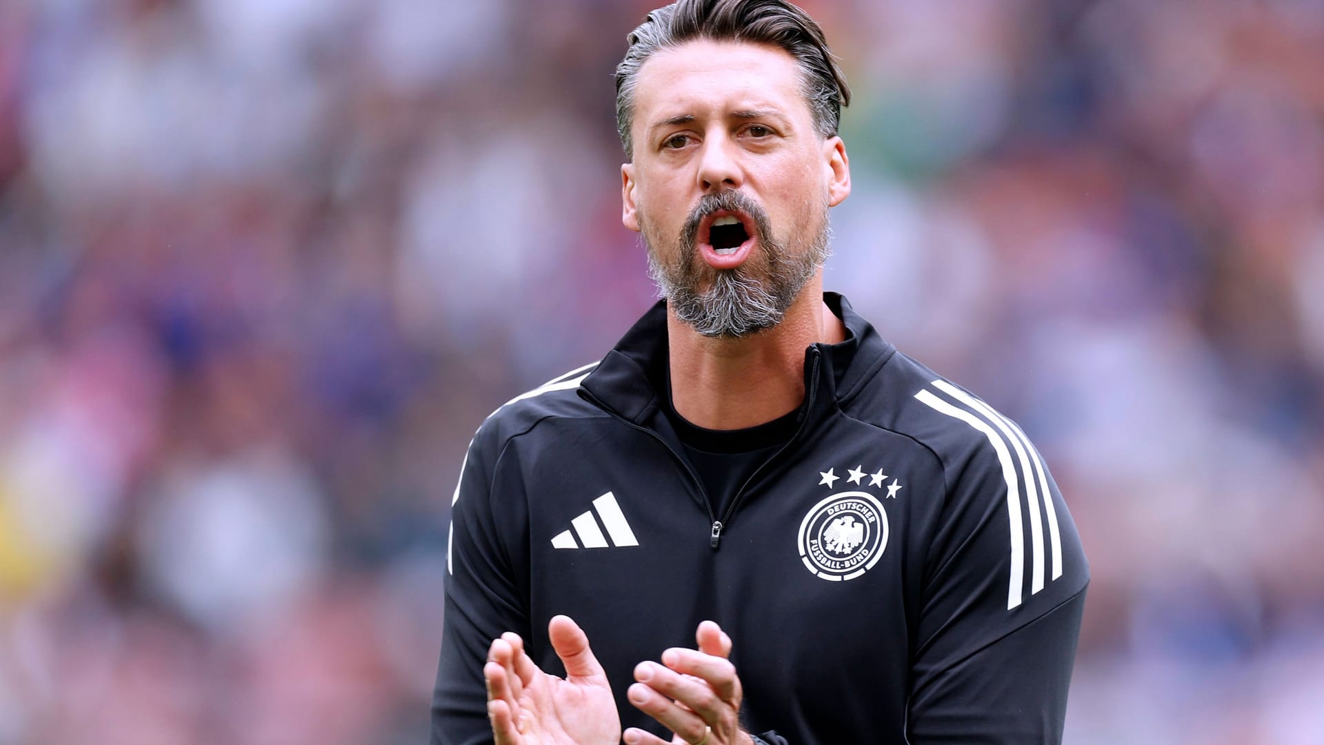 Sandro Wagner: The former assistant coach of the national team becomes head coach of FC Augsburg.