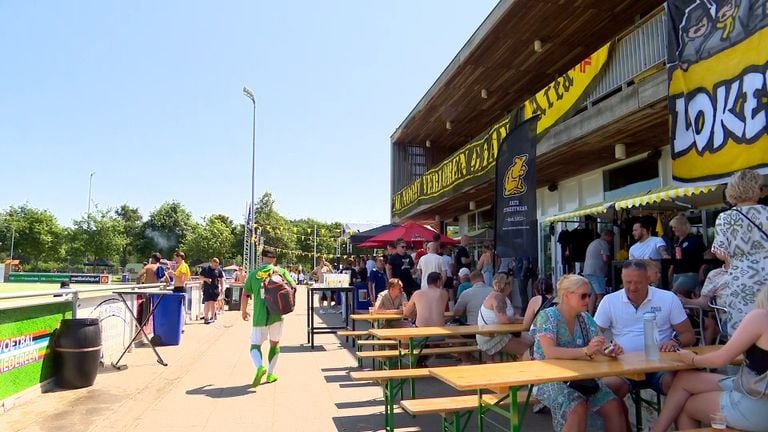 Many people searched the shade (photo: Omroep Brabant).
