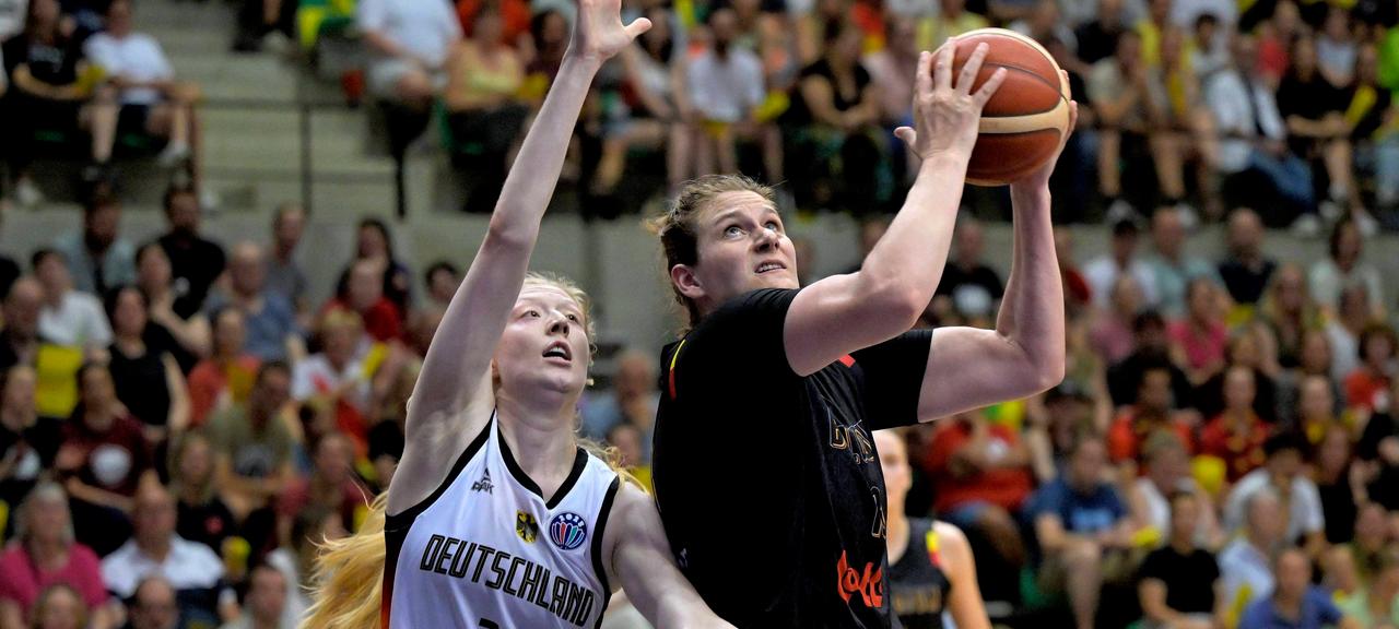 Fight for the ball in Leuven