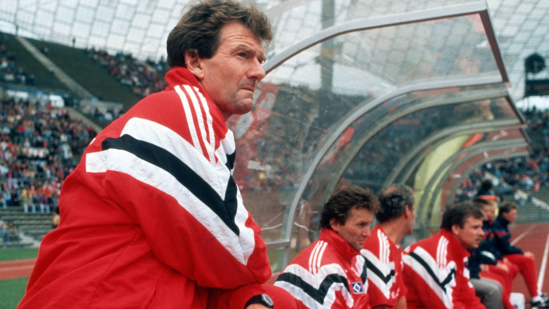 HSV trainer Egon Coordes looks skeptically on the field (archive picture): Less than 200 days, the former Bundesliga professional was in office at the Hanseatic League in 1992.